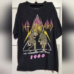 Def Leppard On Through The Night Top - Black Wash